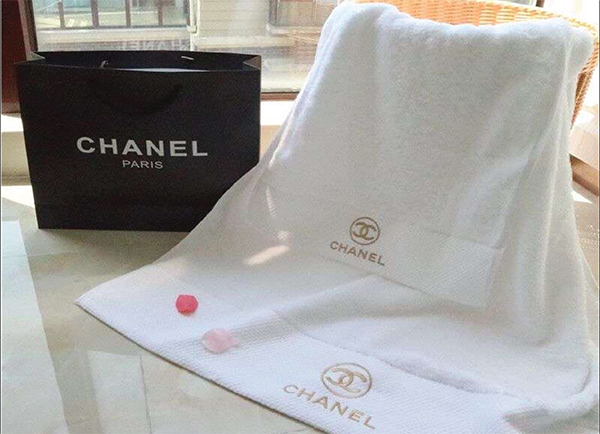 Bộ khăn tắm khách sạn thêu logo Channel