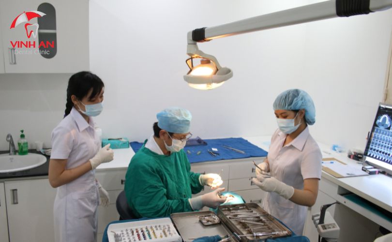 Tiến hành các phẫu thuật phục hình răng Implant