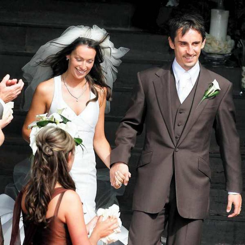 Gary Neville kết hôn với Emma Hadfield Wiki 2022 - Tuổi, Giá trị tài sản ròng, Sự nghiệp, Con cái, Gia đình, v.v.