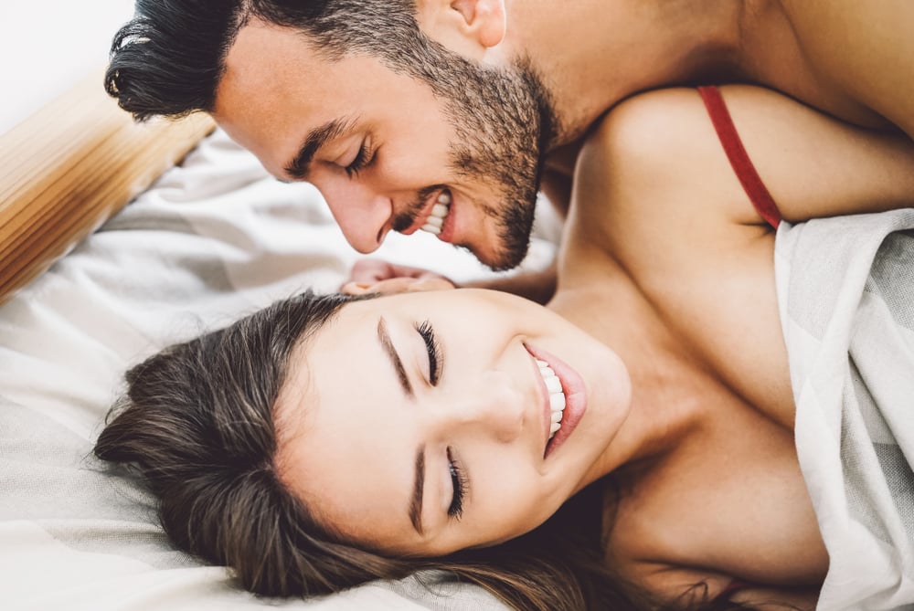 Làm thế nào để chồng bạn nghiện vợ hơn nữa với 10 mẹo phòng ngủ!