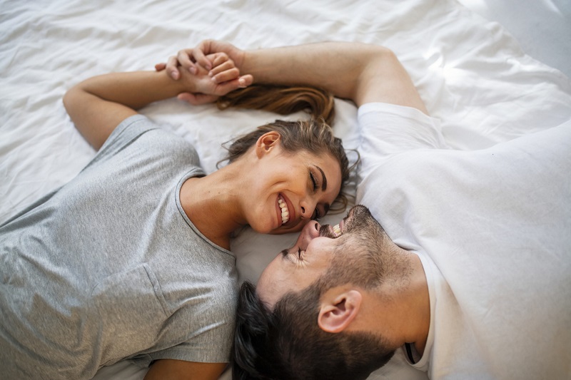 Làm thế nào để chồng bạn nghiện vợ hơn nữa với 10 mẹo phòng ngủ!
