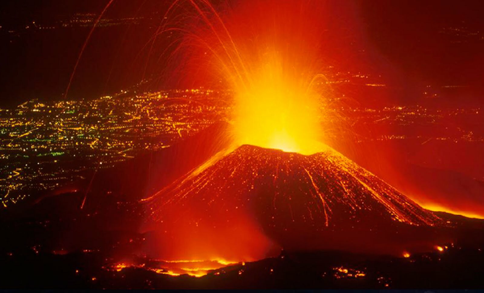 Mơ thấy núi lửa: Cảm xúc bị đè nén, nên thử vận may với số nào?